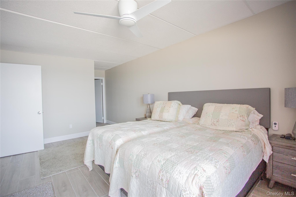 230 W Broadway - Photo 21