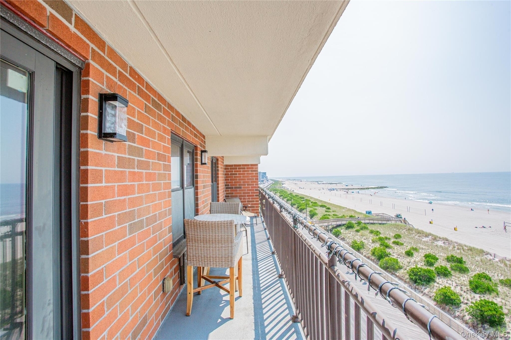 230 W Broadway - Photo 10