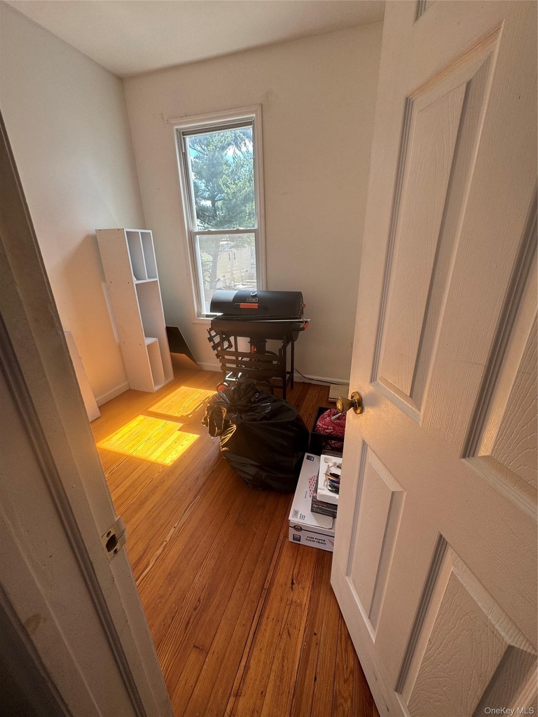 94-12 86th - Photo 4