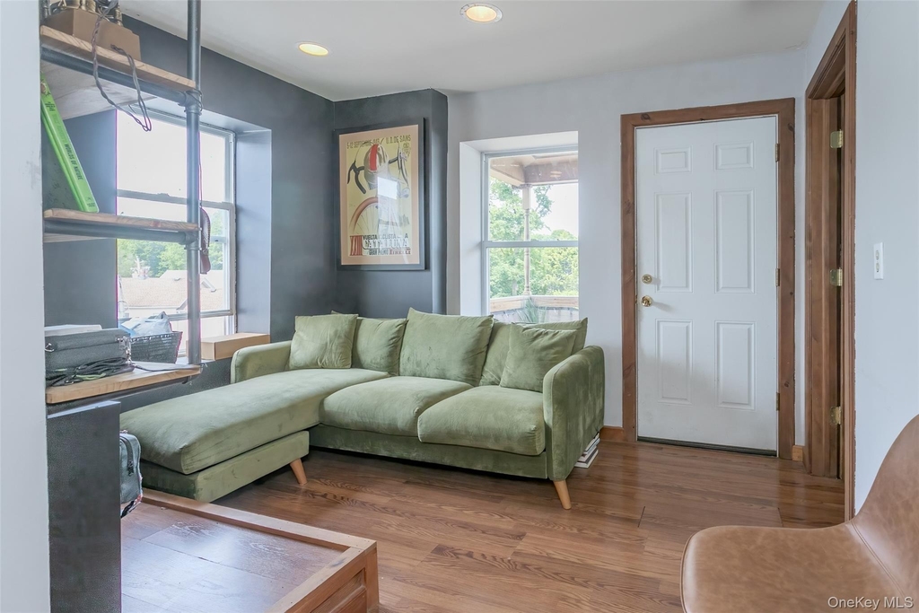 31 Main - Photo 14