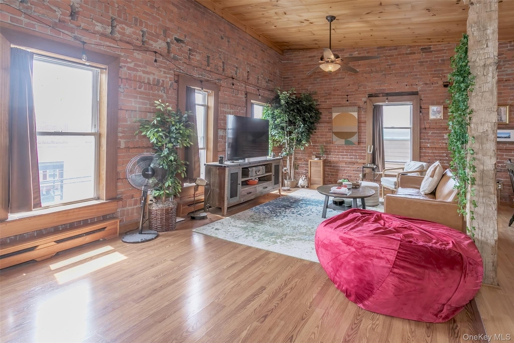31 Main - Photo 3