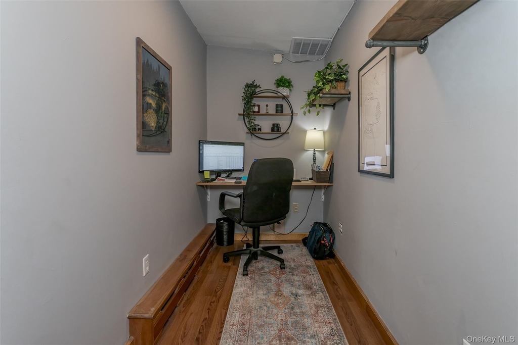 31 Main - Photo 13