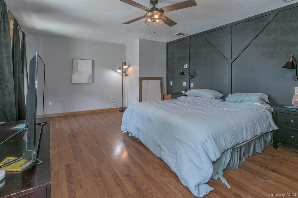 31 Main - Photo 9