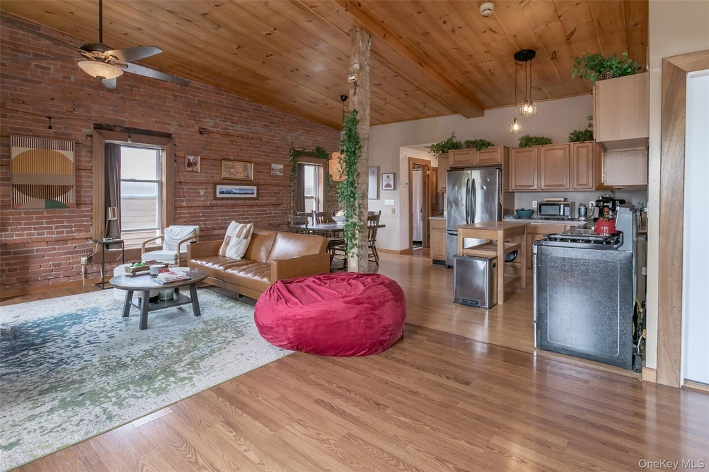 31 Main - Photo 4