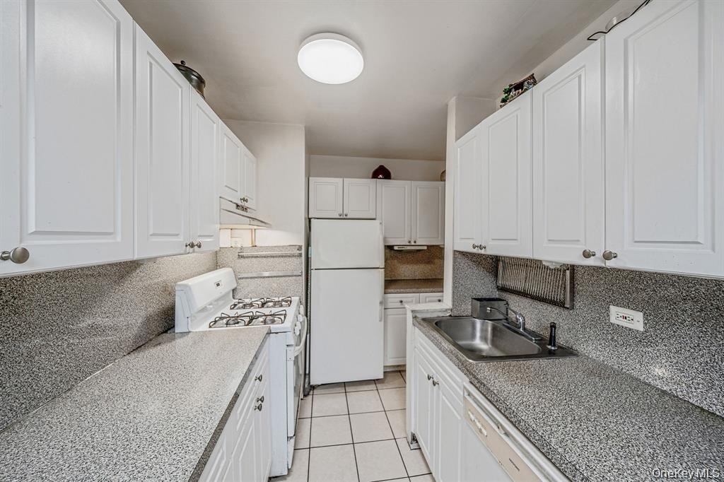 61-25 97th St - Photo 11