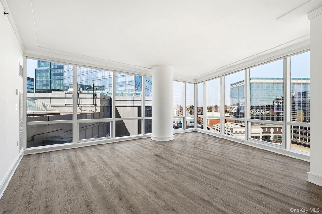 1 Renaissance Square - Photo 3