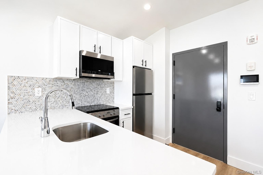 9 Lagrange Avenue - Photo 2