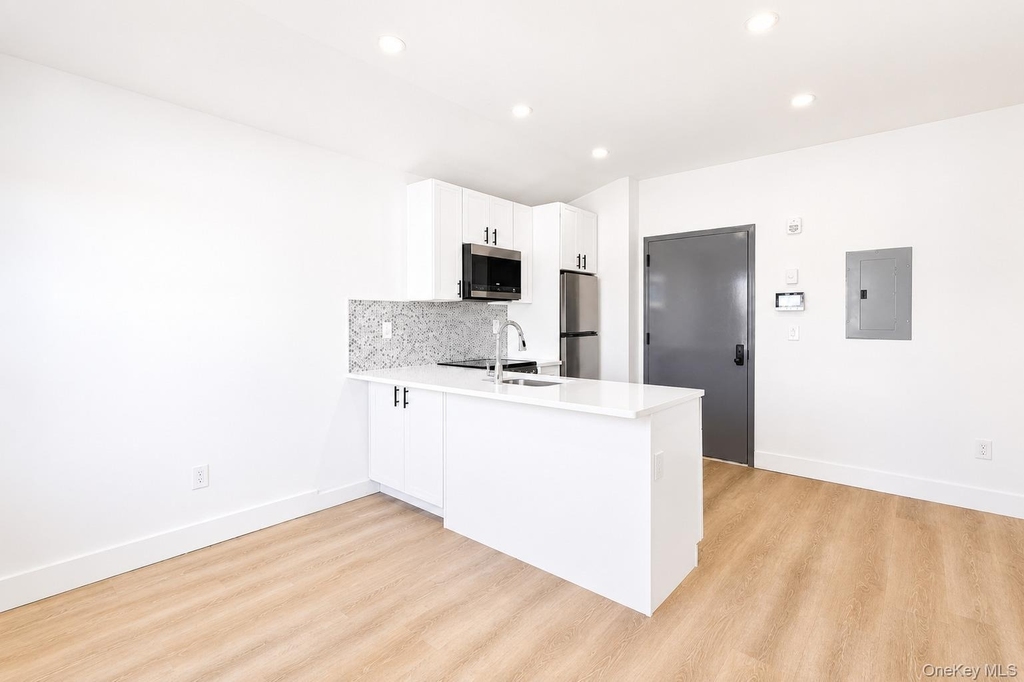 9 Lagrange Avenue - Photo 4