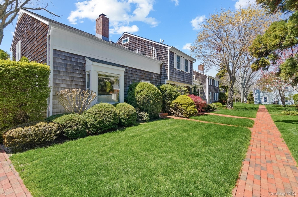 570 Hampton Road - Photo 1