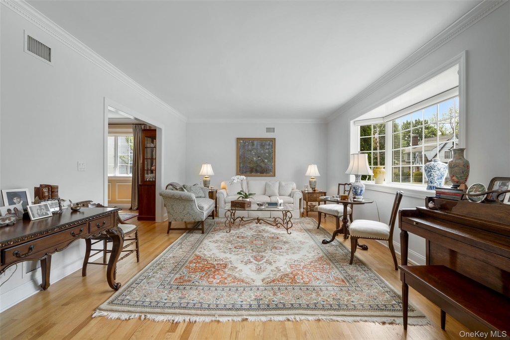 525 Carroll Avenue - Photo 3