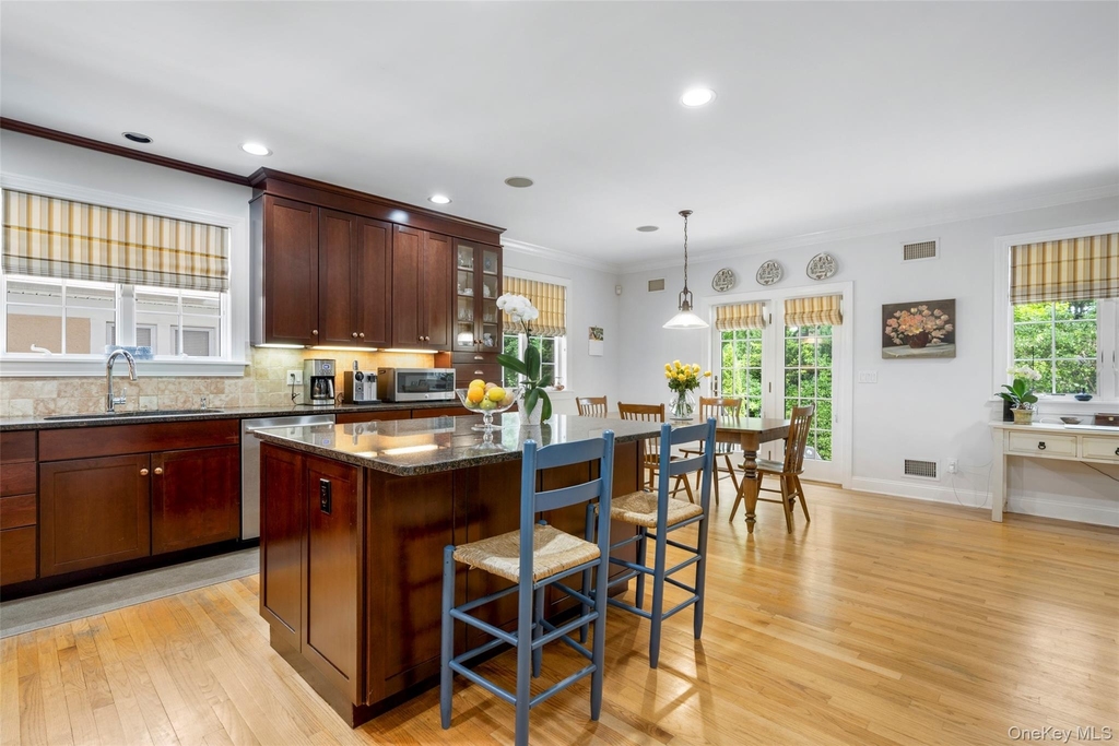525 Carroll Avenue - Photo 9