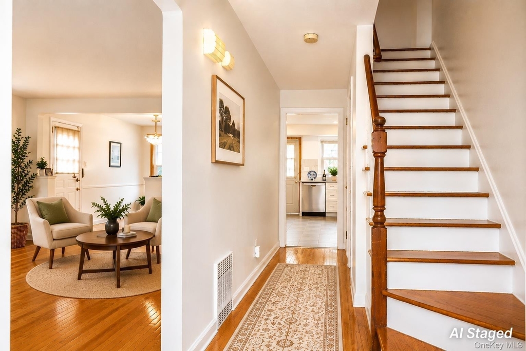 121 Manhasset Avenue - Photo 3