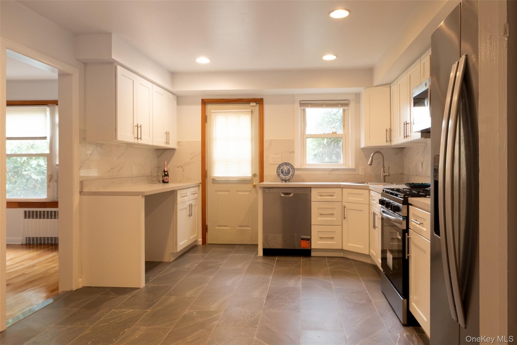 121 Manhasset Avenue - Photo 14