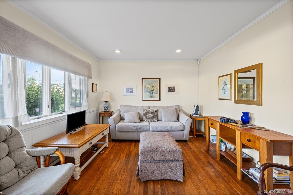 25 Surrey Lane - Photo 4