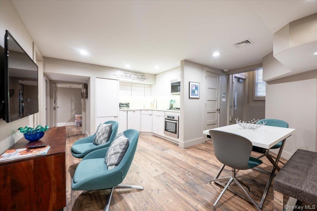 47 E Penn Street - Photo 3