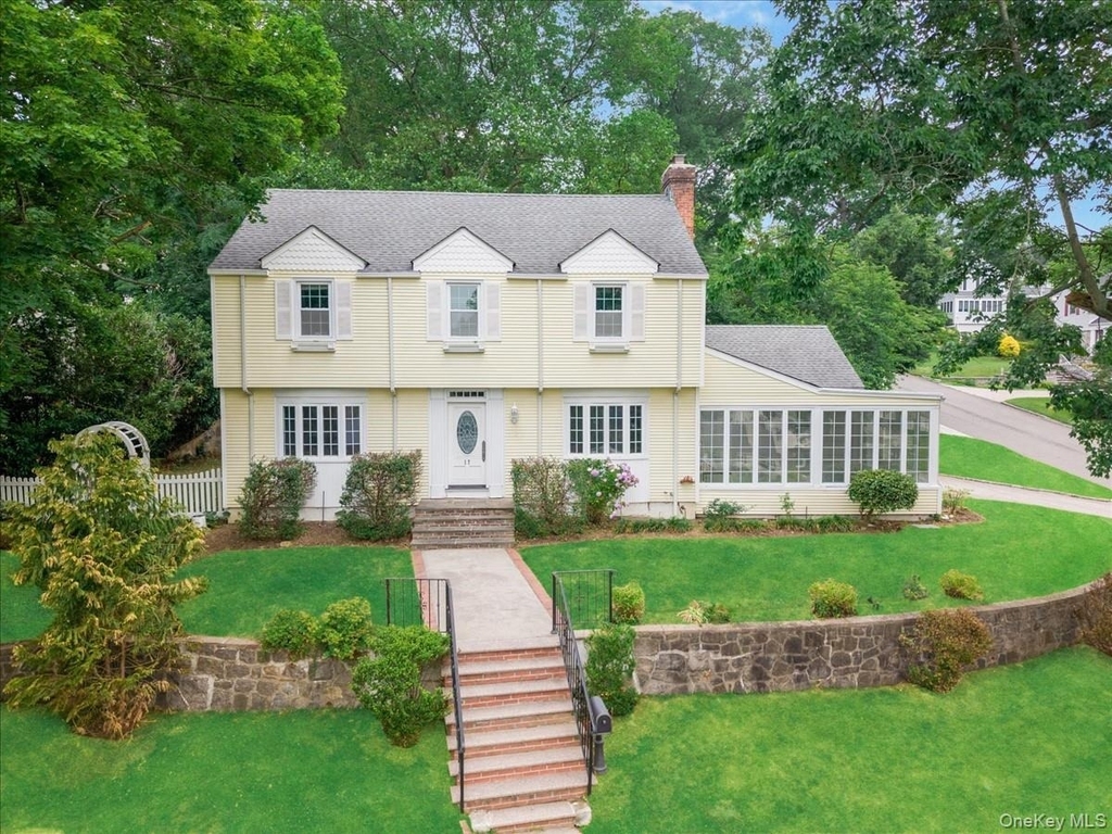 17 Pinewood Road - Photo 0