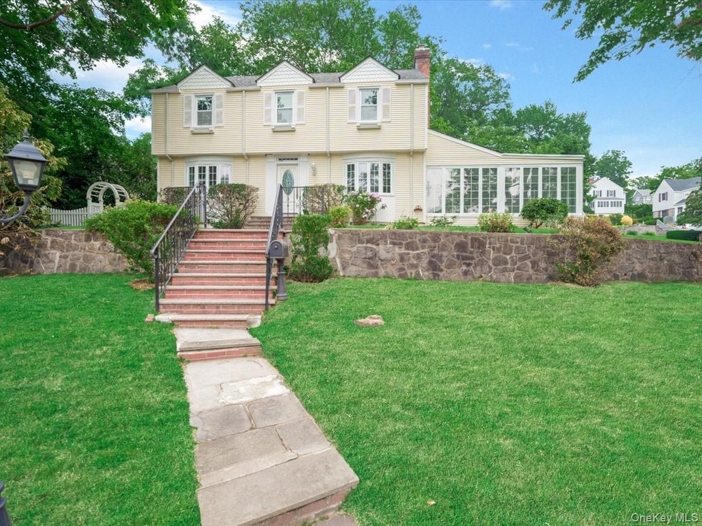 17 Pinewood Road - Photo 1