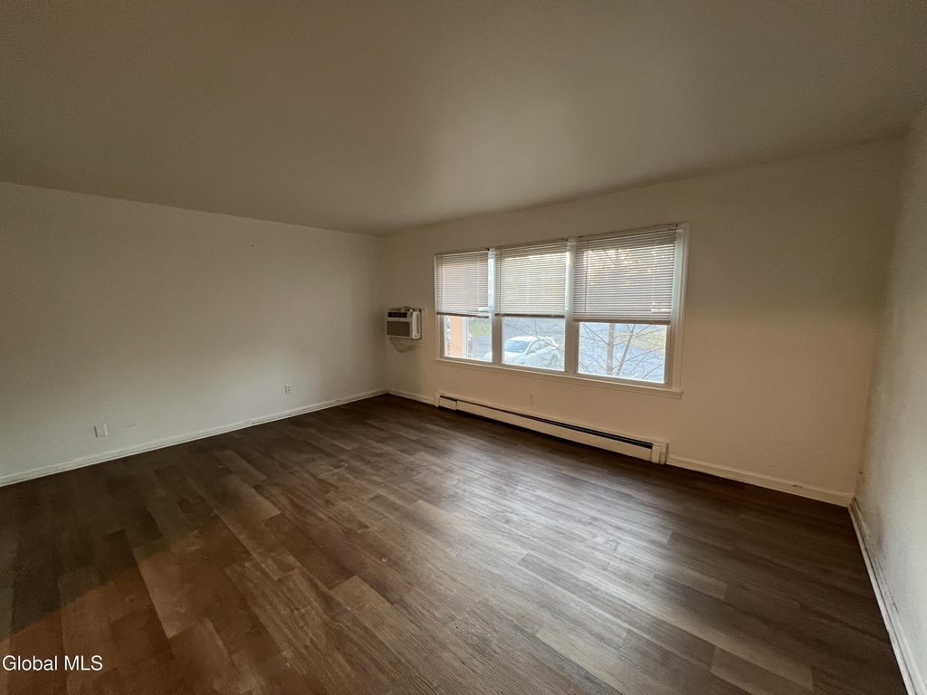11-21 Ashdown Road - Photo 2