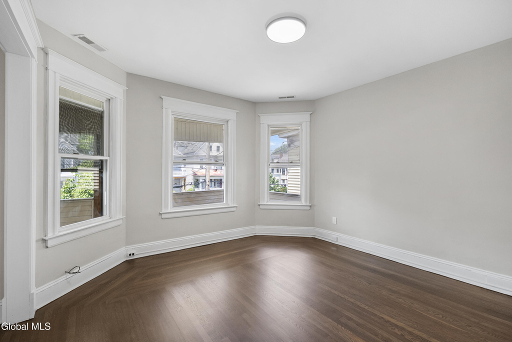 216 Delaware Avenue - Photo 4