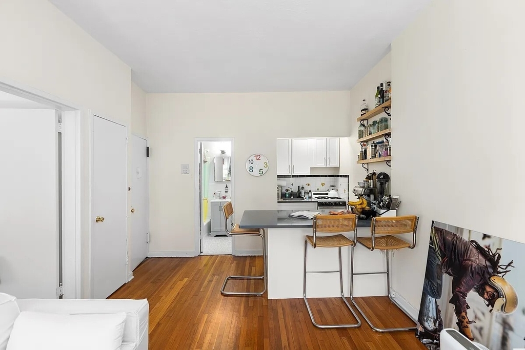 68 Perry Street - Photo 2