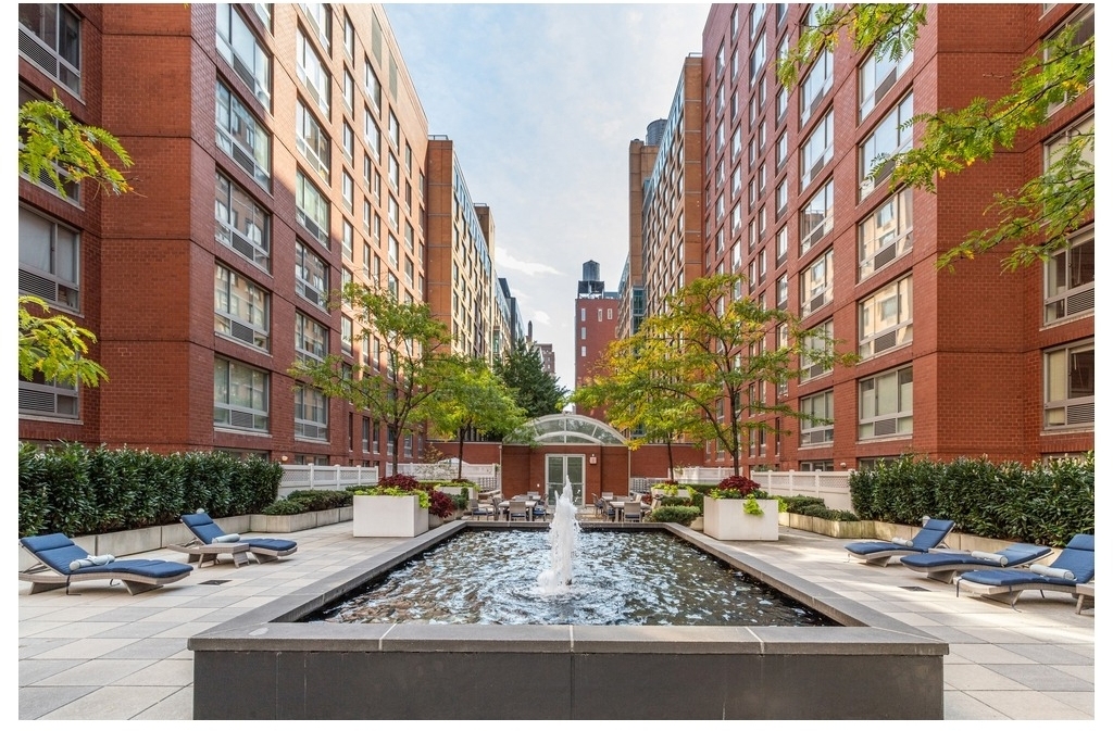 555 W 23rd Street - Photo 11