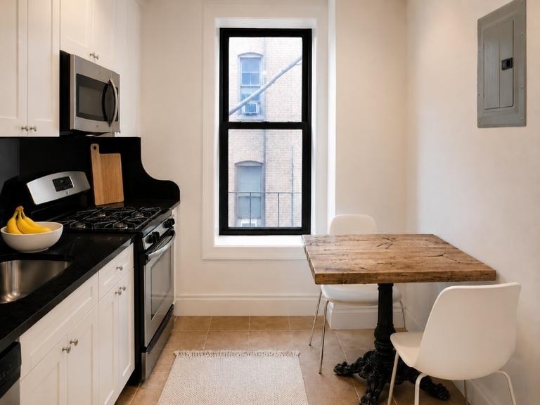 521 W 122nd Street - Photo 1