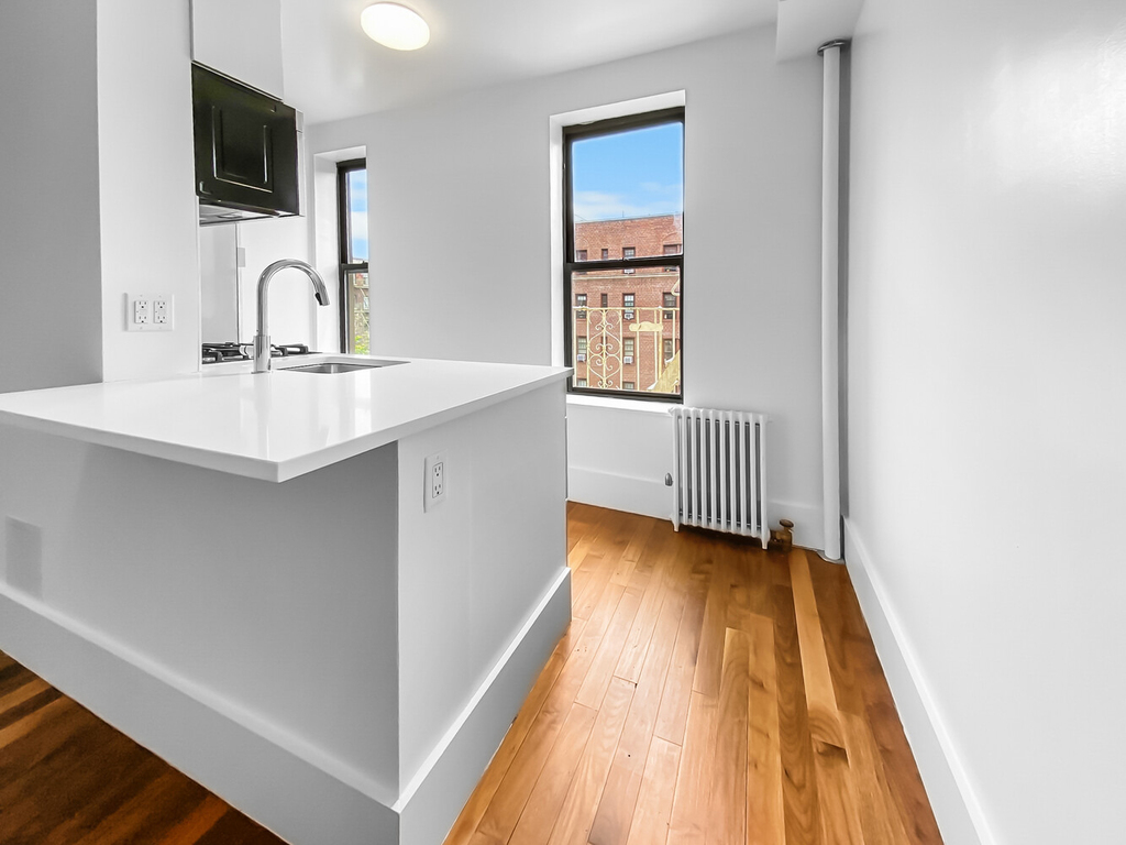 455 Hudson Street - Photo 3