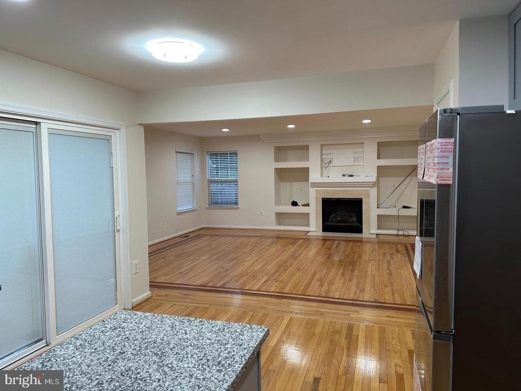9201 Cynthia Street - Photo 5