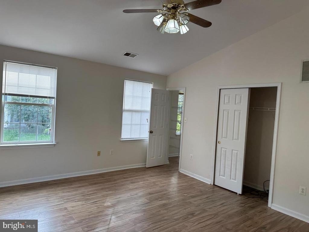 9201 Cynthia Street - Photo 8