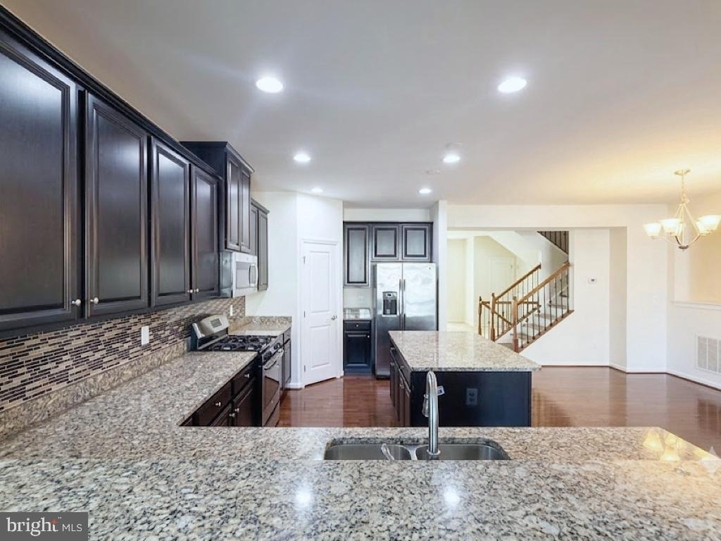 25707 Bishop Grove Terrace - Photo 4