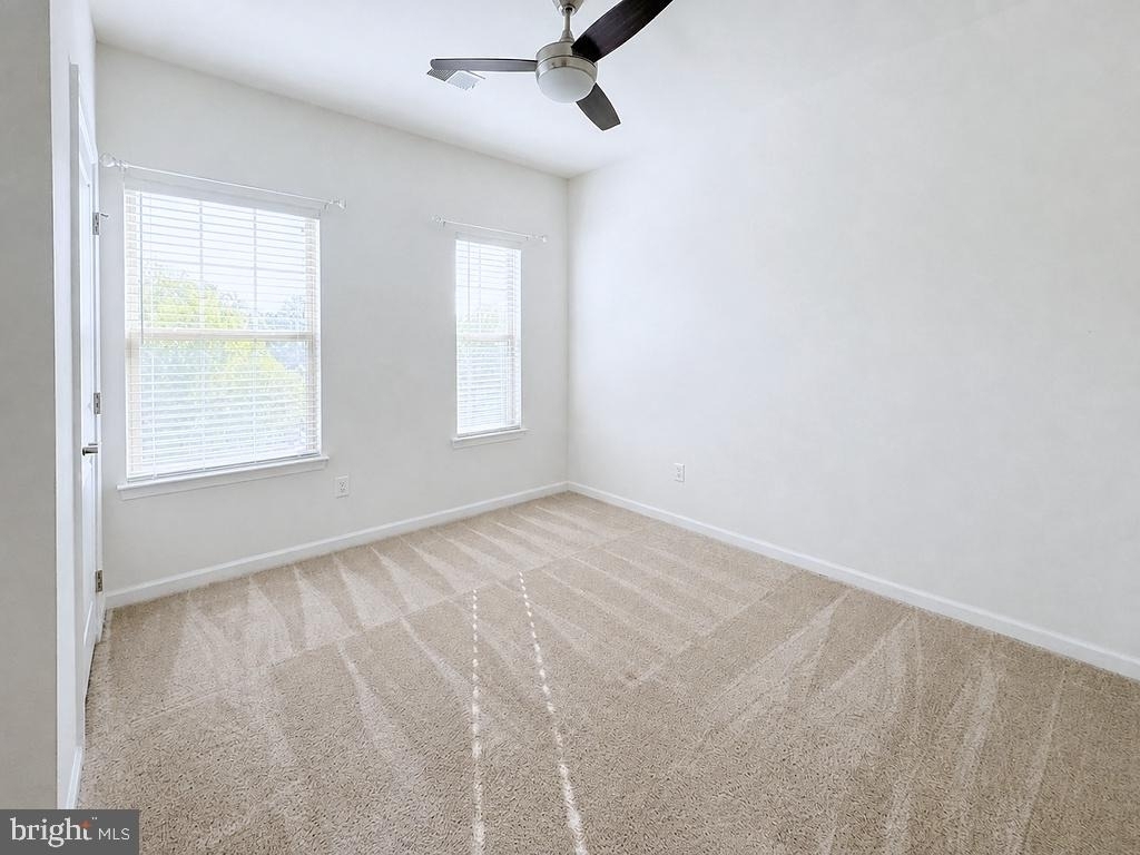 25707 Bishop Grove Terrace - Photo 17
