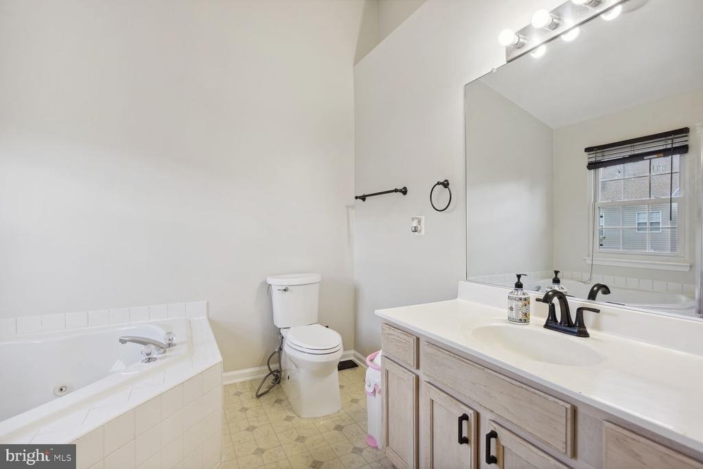 21717 Frame Square - Photo 17