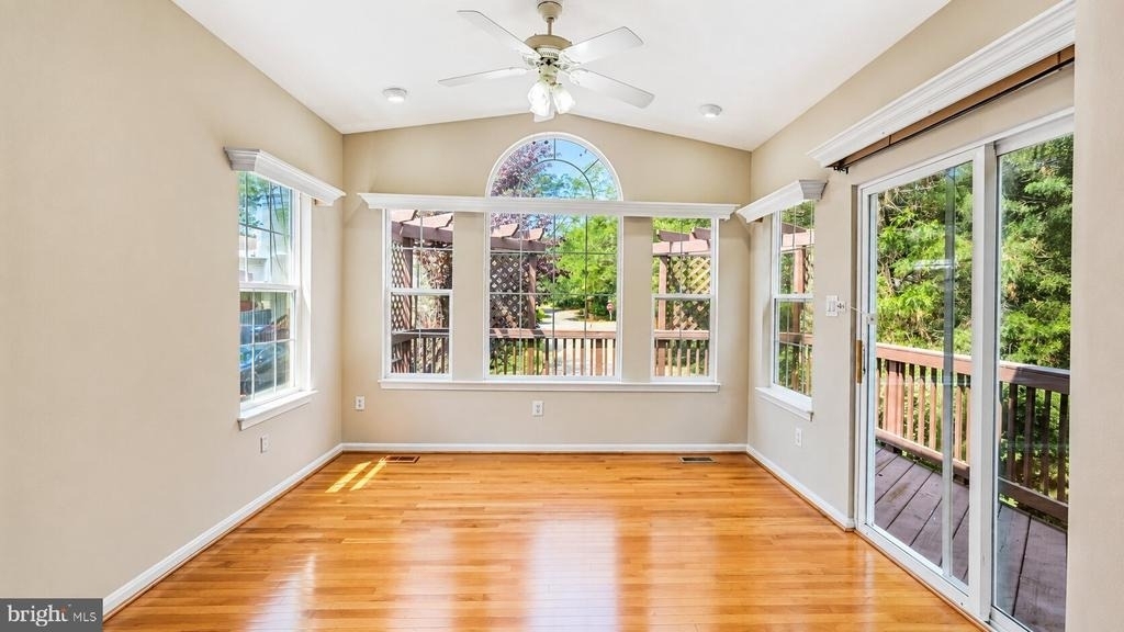 43226 Kelly Terrace - Photo 7