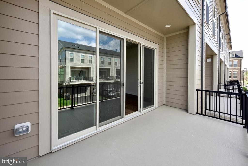 20686 Glenmont Terrace - Photo 12