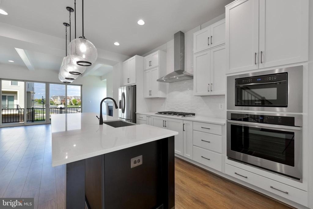 20686 Glenmont Terrace - Photo 3