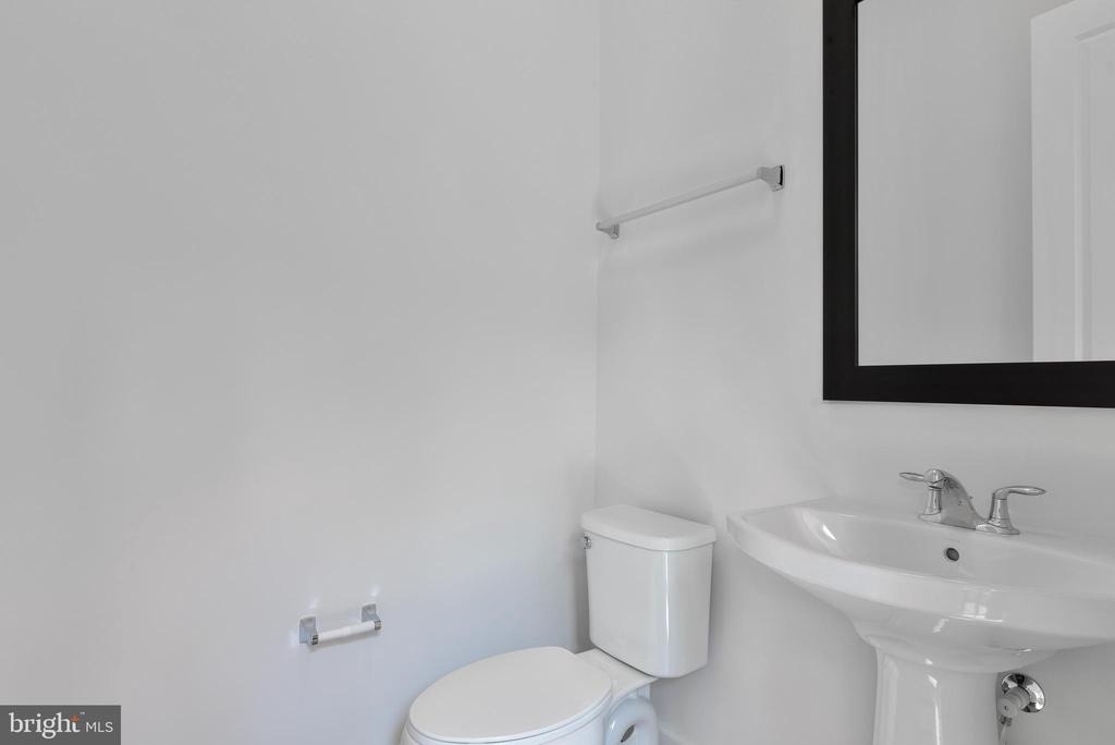 20686 Glenmont Terrace - Photo 11