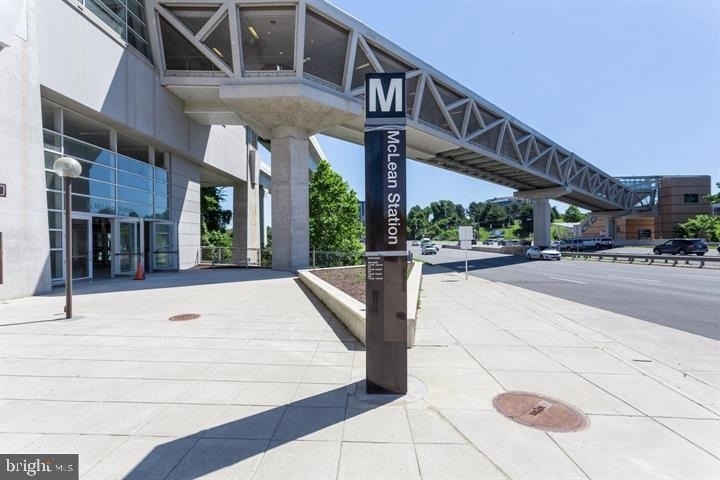 1600 Spring Gate Drive - Photo 37