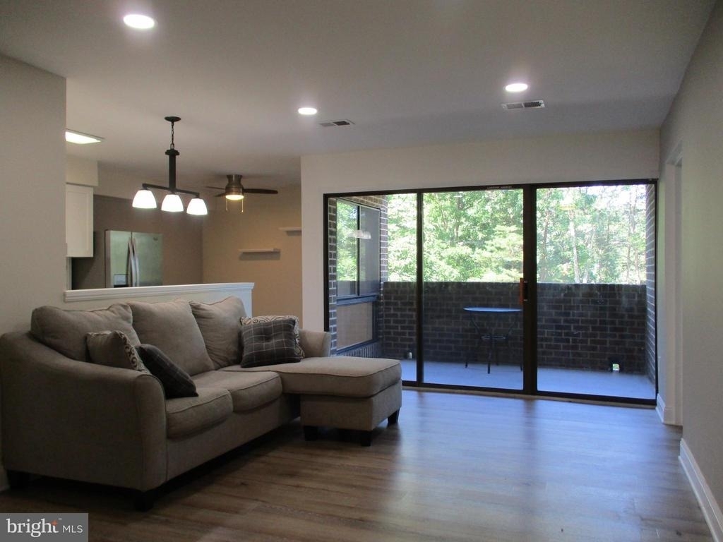 11252 Chestnut Grove Square - Photo 12