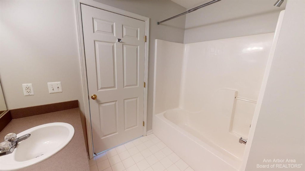 2785 S Knightsbridge Circle - Photo 13
