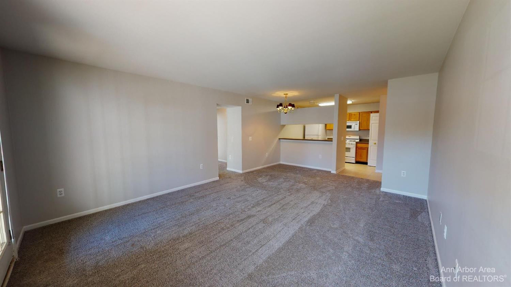 2785 S Knightsbridge Circle - Photo 5