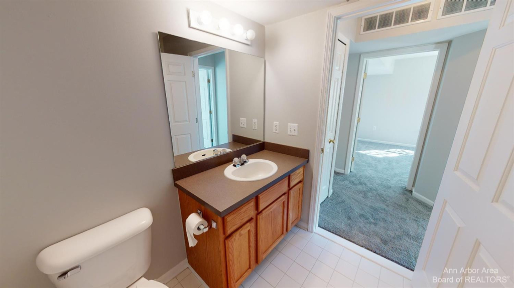 2785 S Knightsbridge Circle - Photo 12