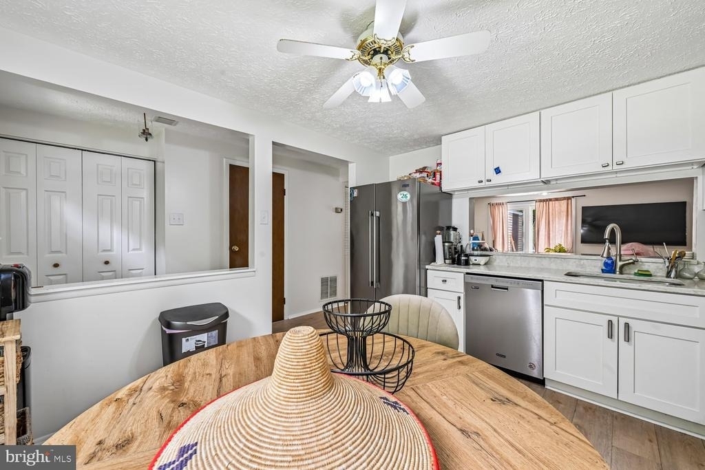 8179 Willowdale Court - Photo 4