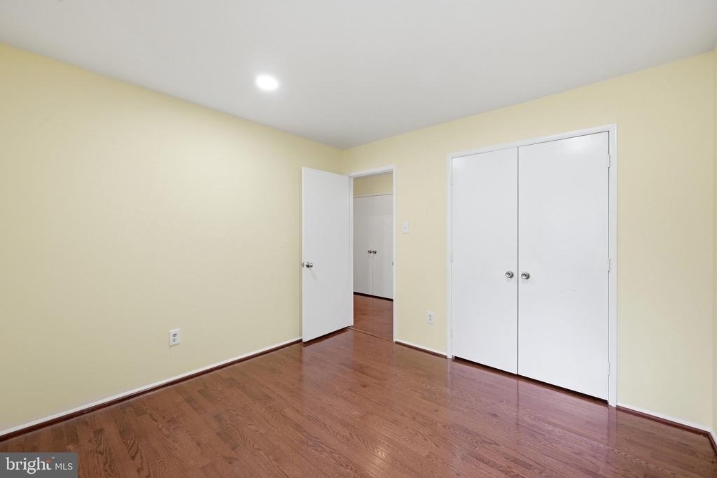 8811 Burbank Road - Photo 27