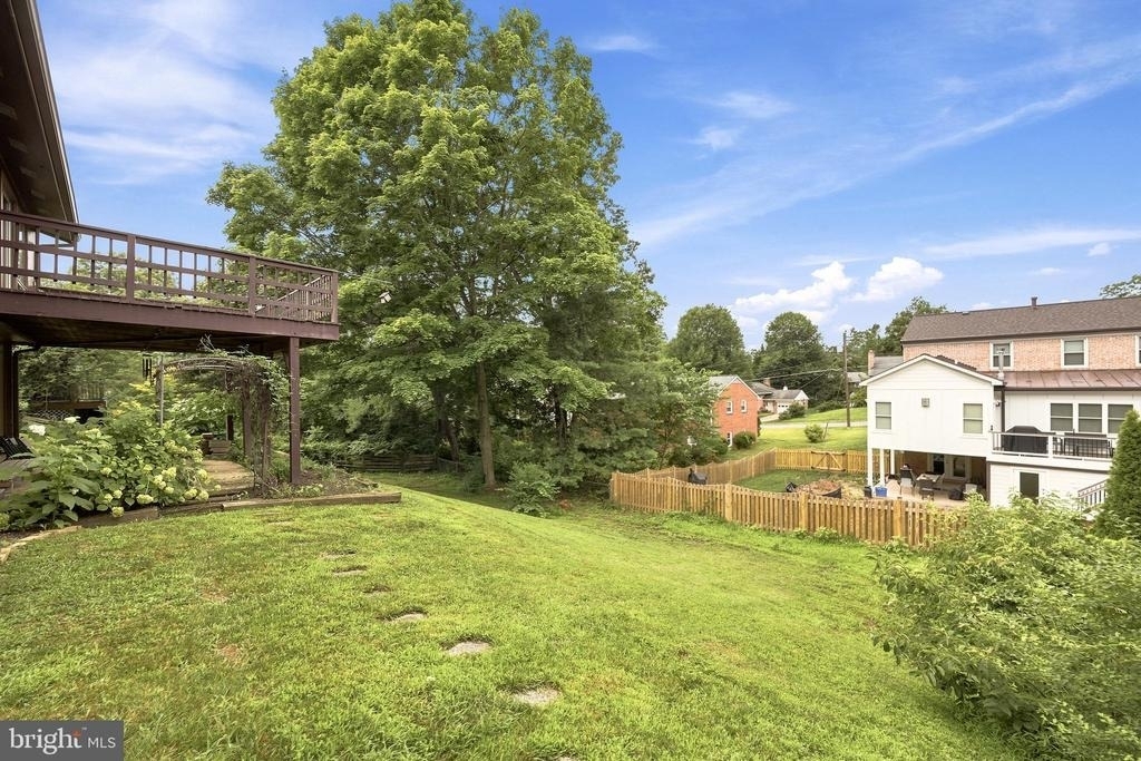 8811 Burbank Road - Photo 48