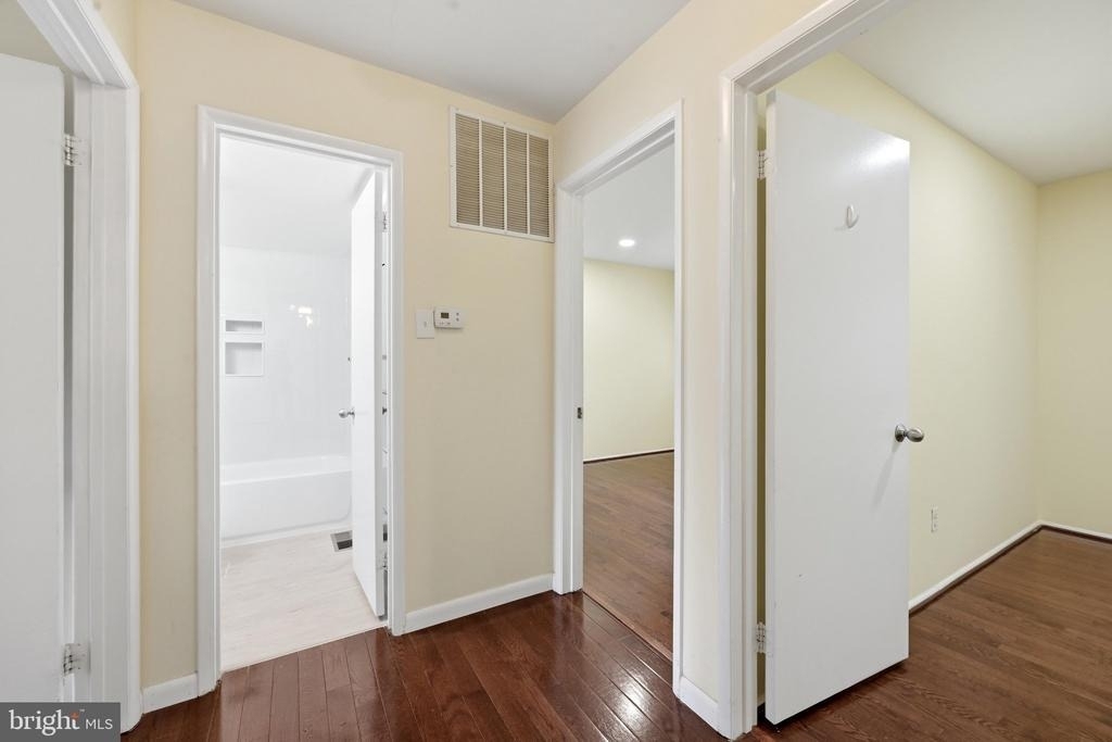 8811 Burbank Road - Photo 24