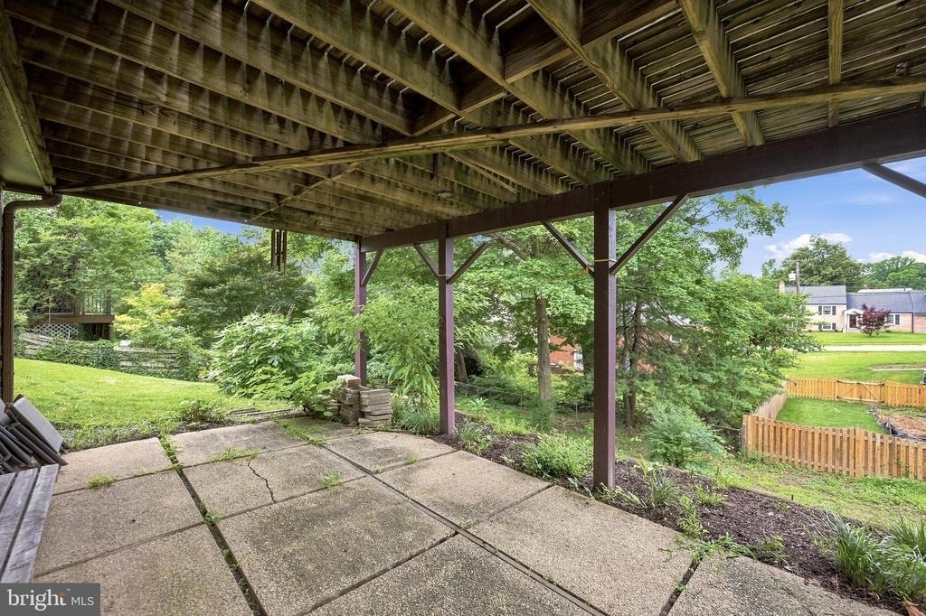 8811 Burbank Road - Photo 49