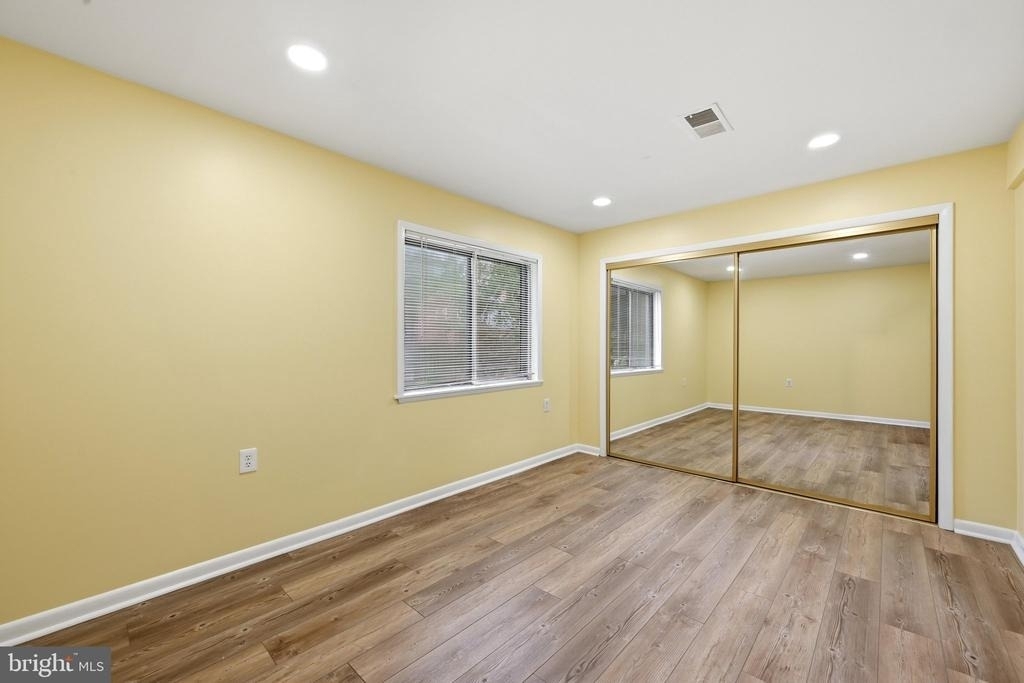 8811 Burbank Road - Photo 40