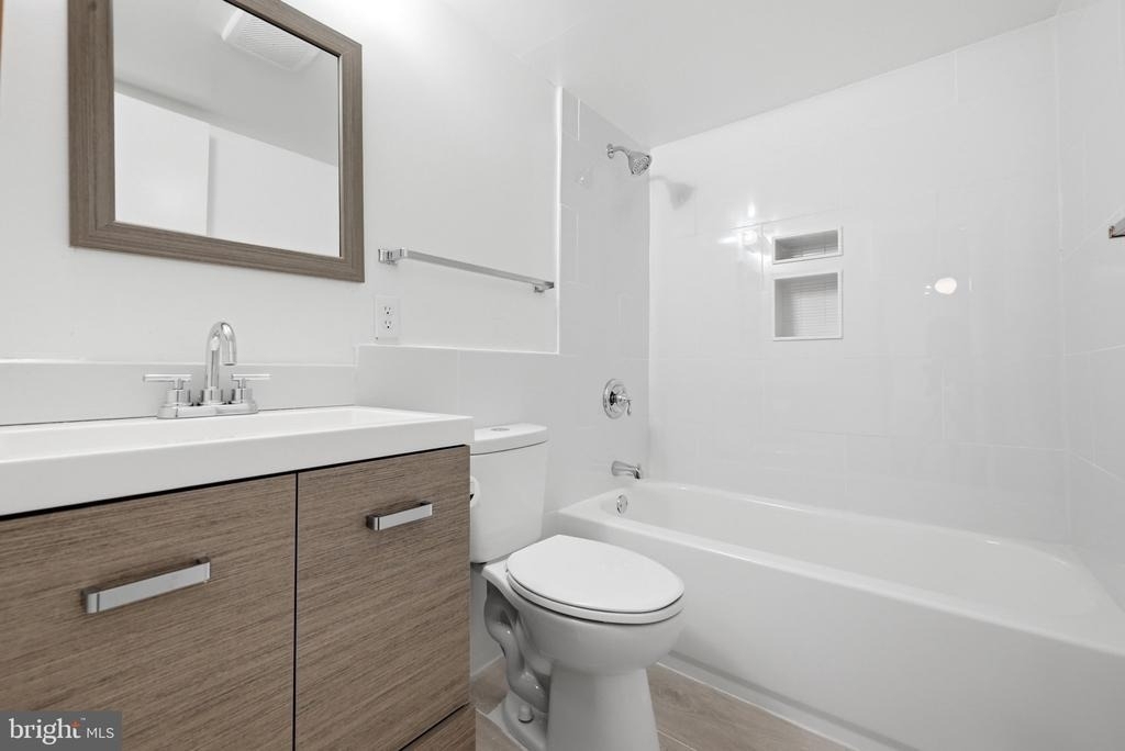 8811 Burbank Road - Photo 25