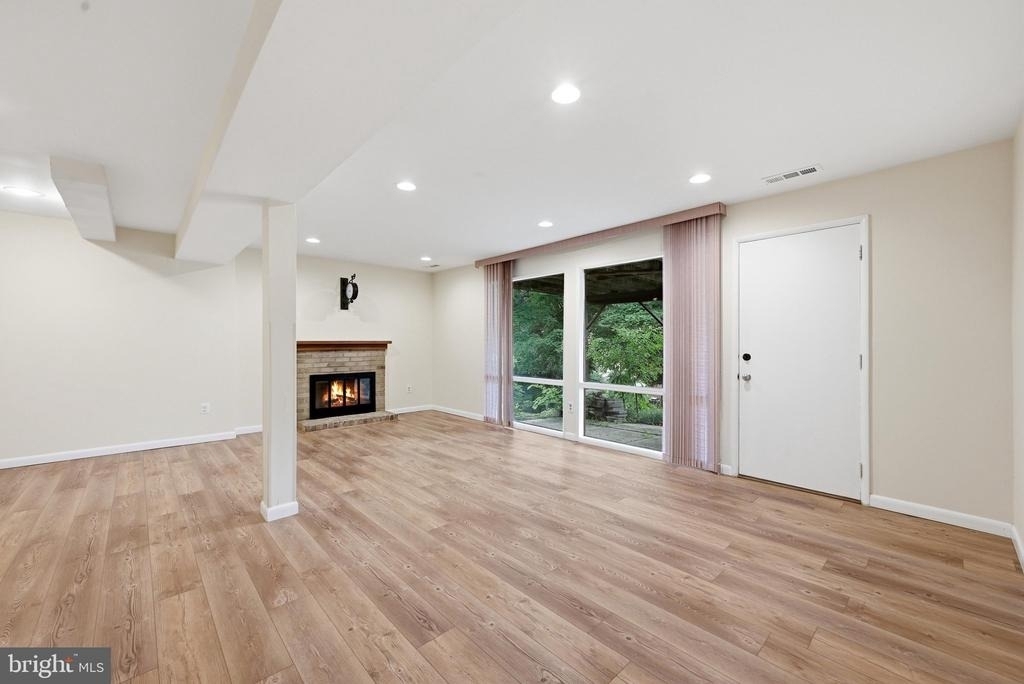 8811 Burbank Road - Photo 36
