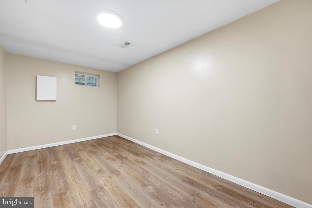 8811 Burbank Road - Photo 43